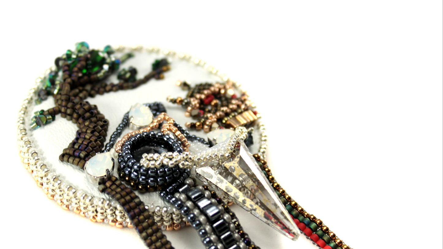 Brooch Garmomy of elenemt